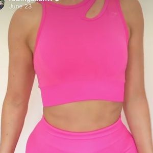 Gymshark bra cyber pink